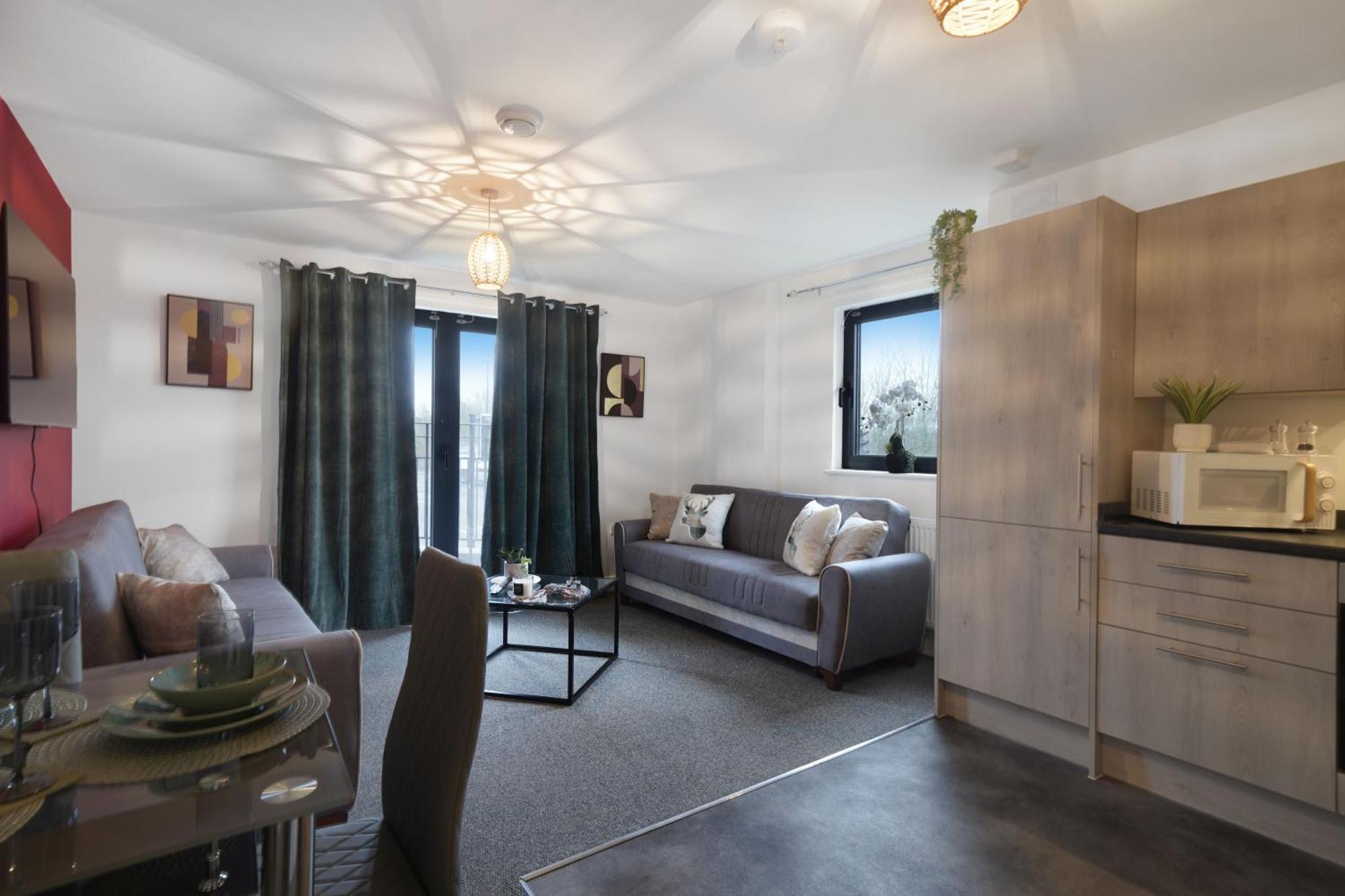 Modern Apartments With Free Parking Near Heathrow 콘부룩 외부 사진