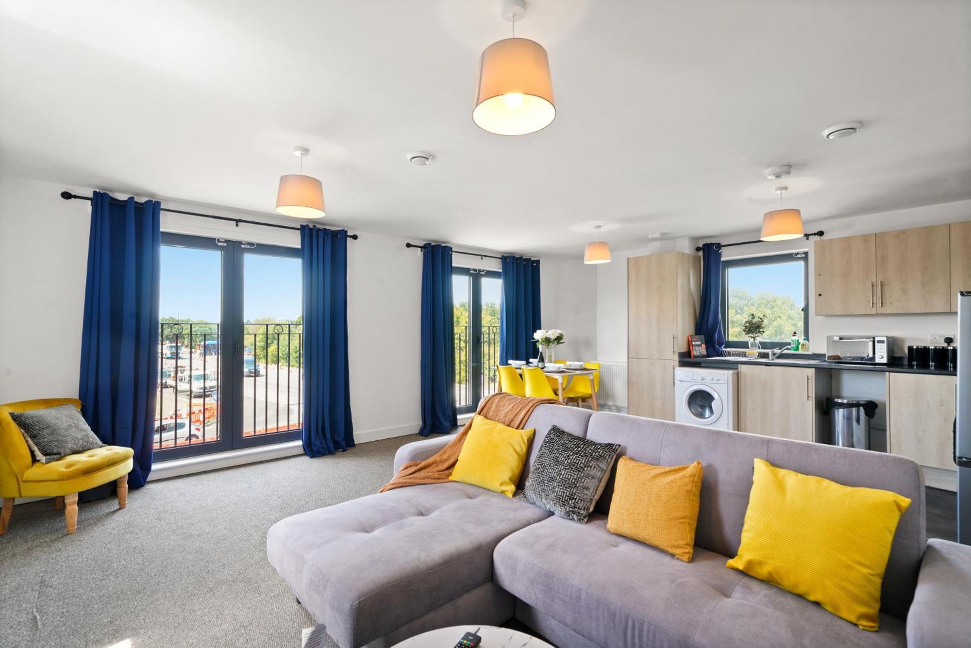 Modern Apartments With Free Parking Near Heathrow 콘부룩 외부 사진