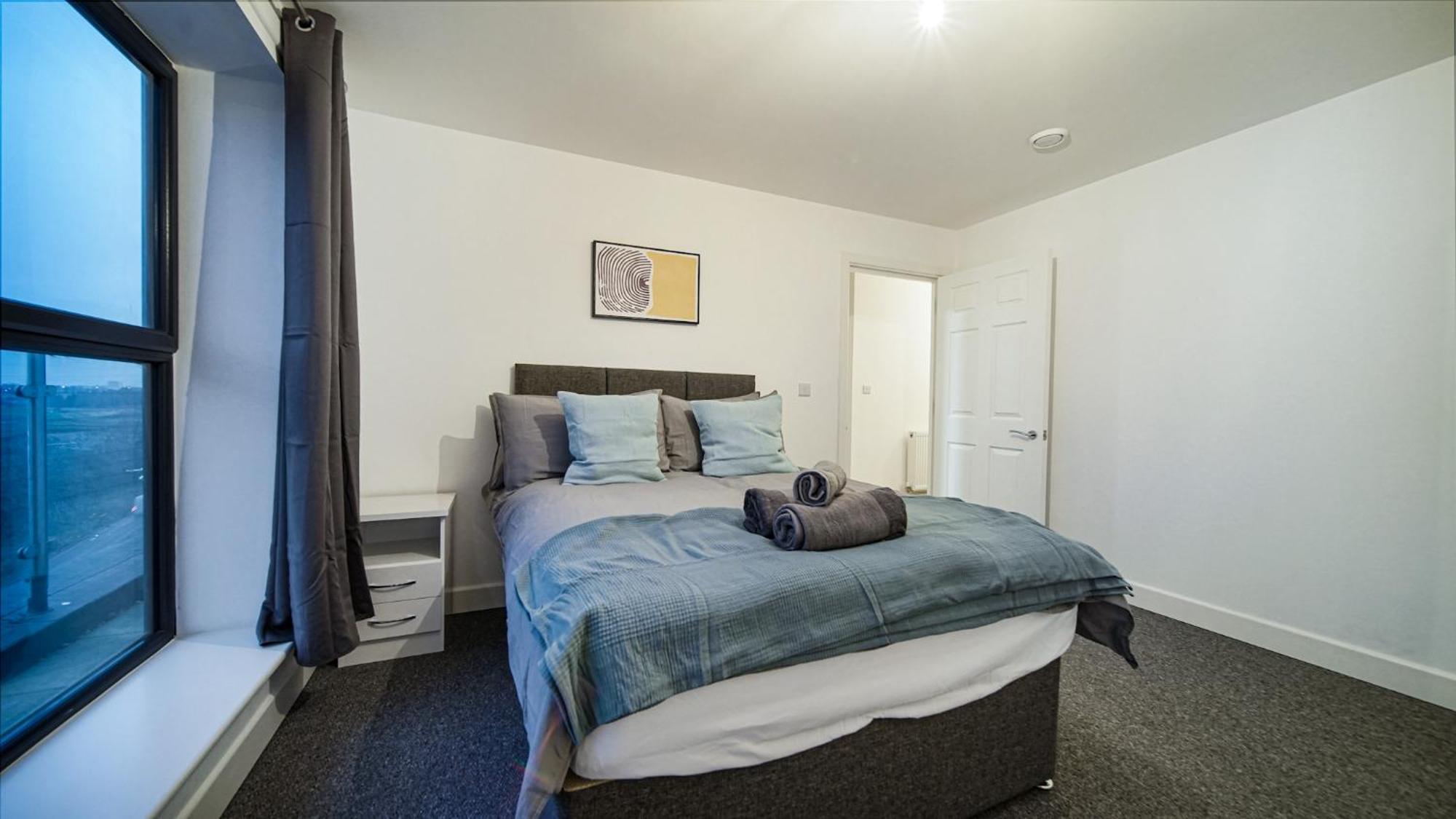 Modern Apartments With Free Parking Near Heathrow 콘부룩 외부 사진