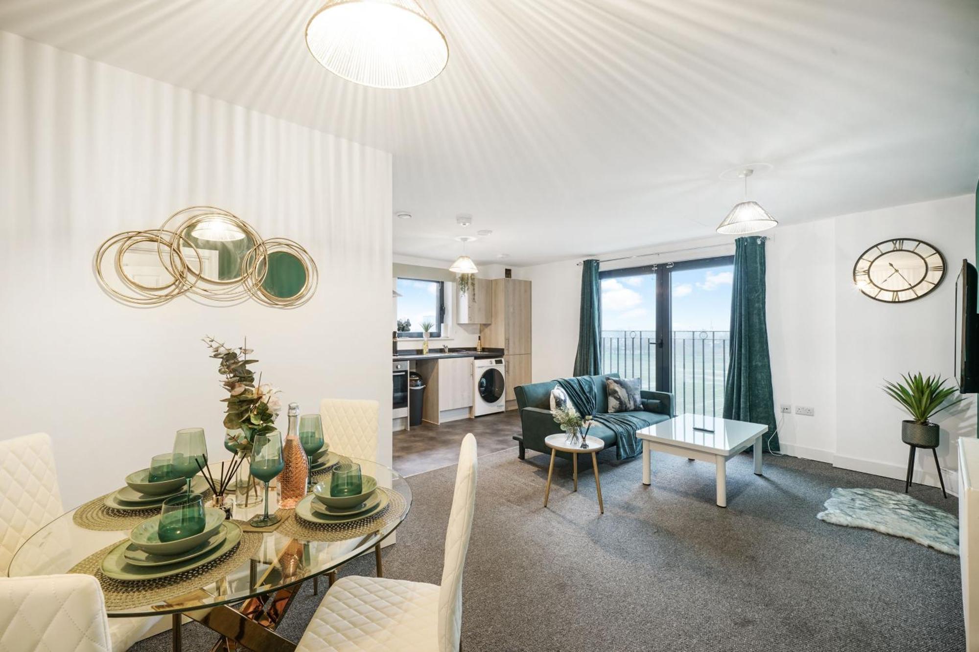 Modern Apartments With Free Parking Near Heathrow 콘부룩 외부 사진