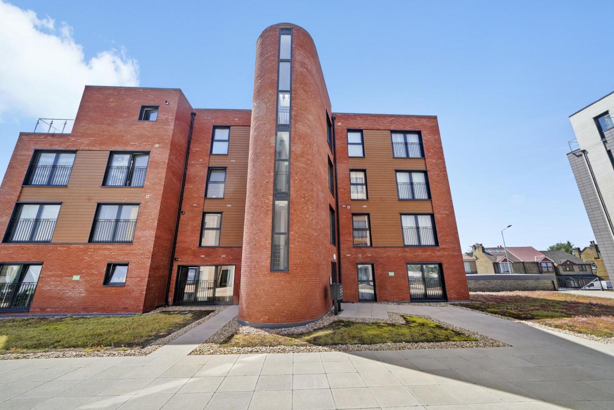 Modern Apartments With Free Parking Near Heathrow 콘부룩 외부 사진