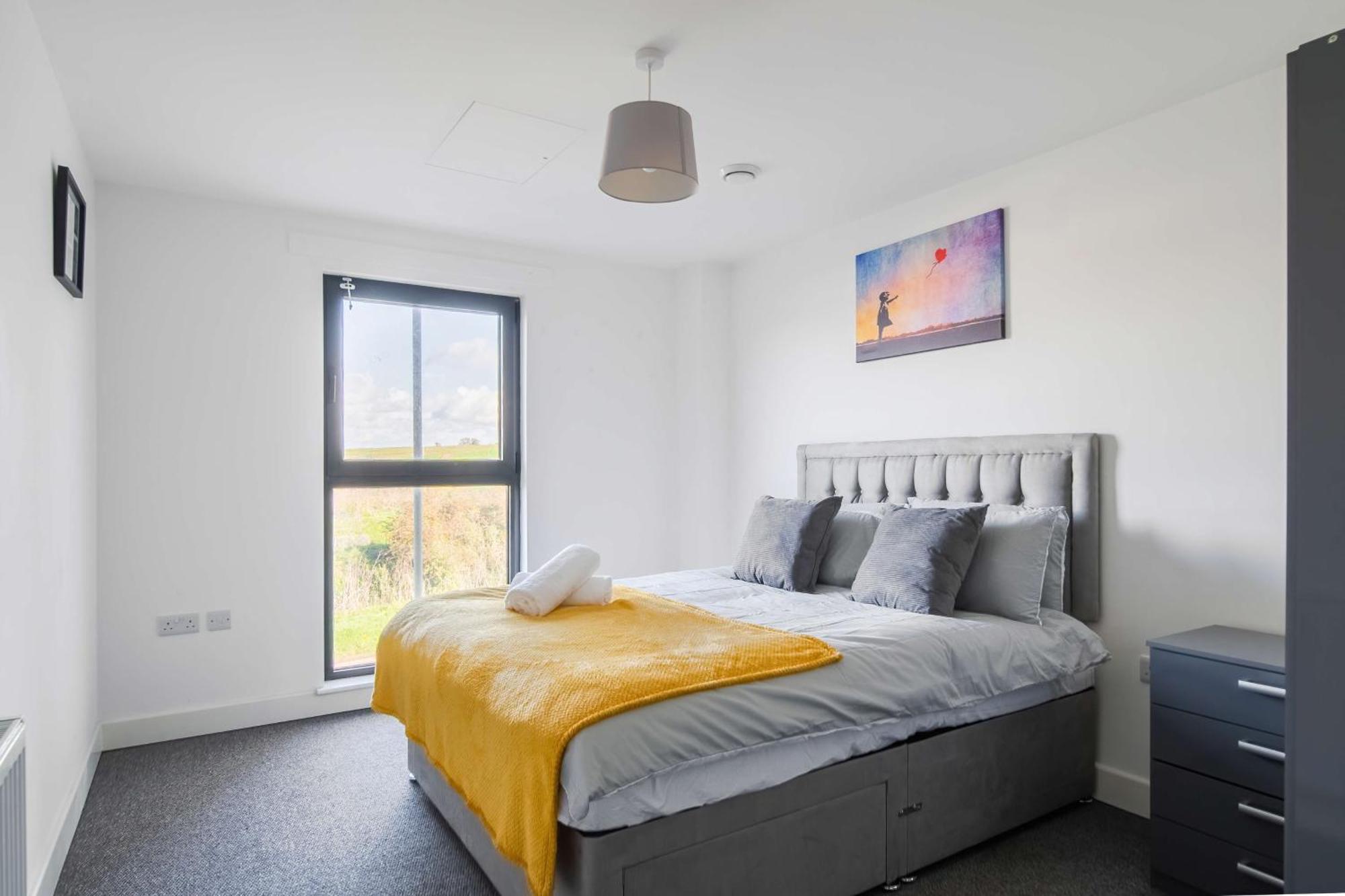 Modern Apartments With Free Parking Near Heathrow 콘부룩 외부 사진