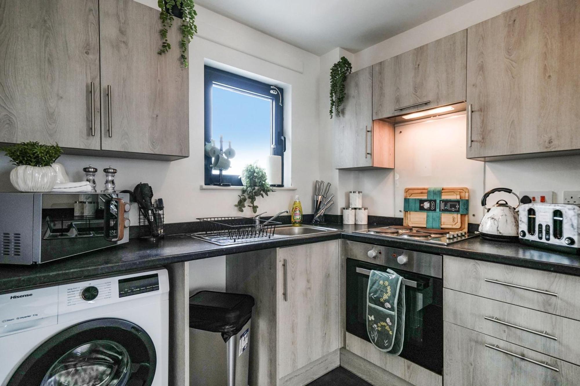 Modern Apartments With Free Parking Near Heathrow 콘부룩 외부 사진