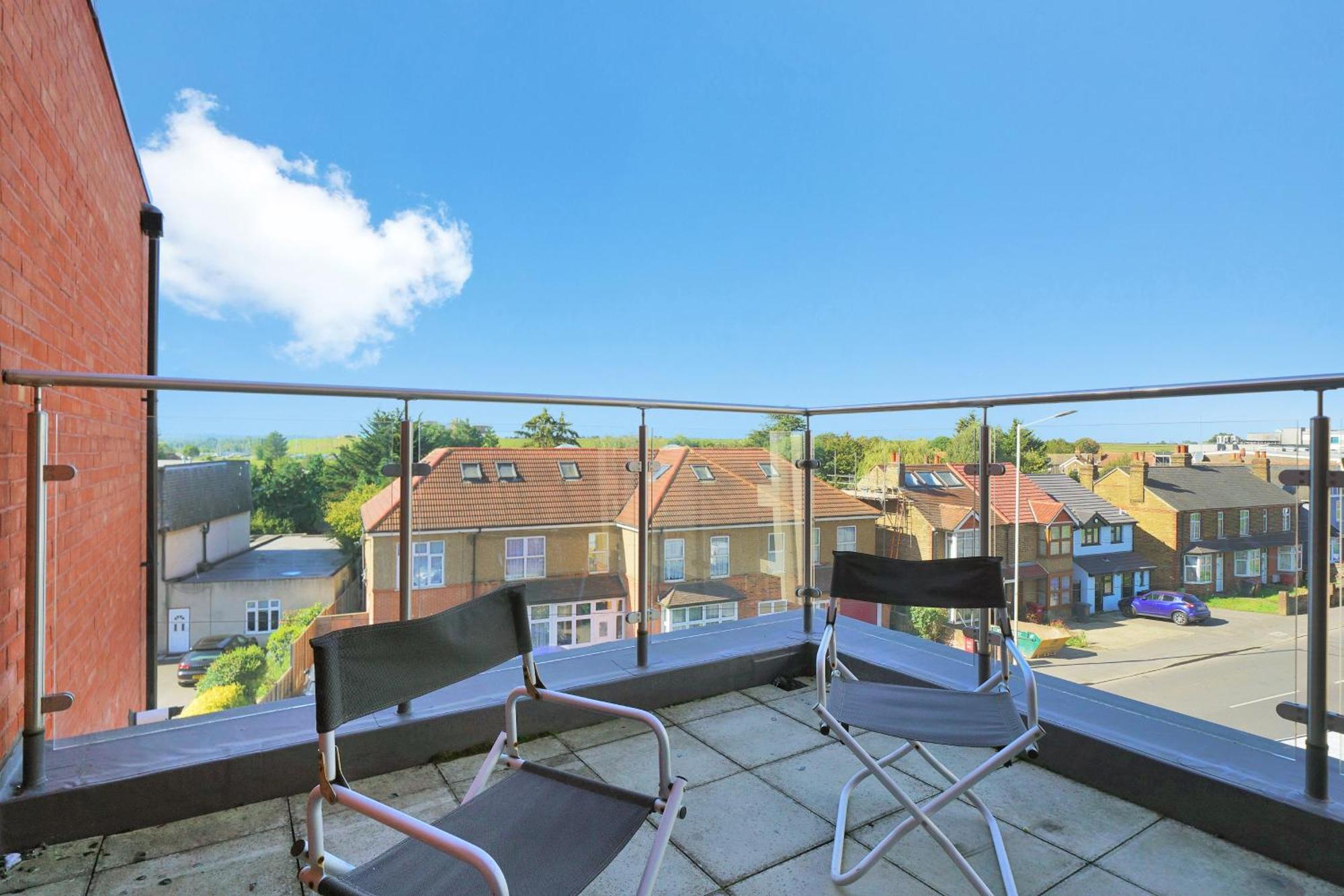 Modern Apartments With Free Parking Near Heathrow 콘부룩 외부 사진
