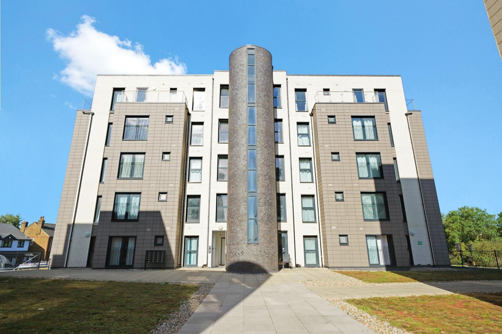 Modern Apartments With Free Parking Near Heathrow 콘부룩 외부 사진